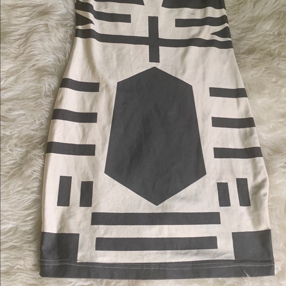 Tribal print bodycon Dress - Picture 2 of 4